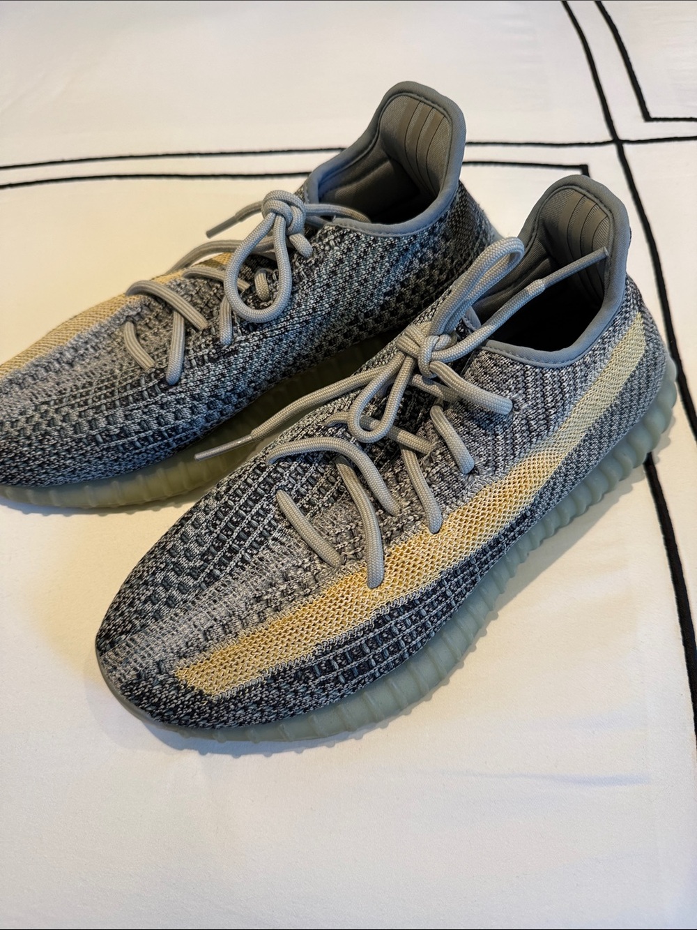adidas Yeezy
YEEZY Boost 350 v2 "Ash Blue" sneakers